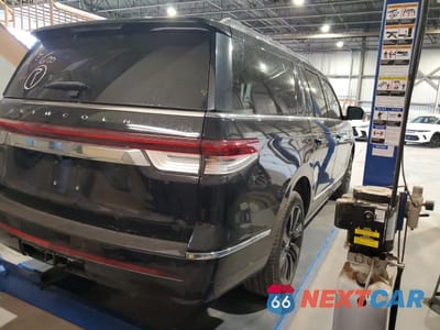 Trzecie zdjęcie samochodu z tyłu: 2024 LINCOLN NAVIGATOR L RESERVE VIN:5LMJJ3LG5REL07670 - miniatura