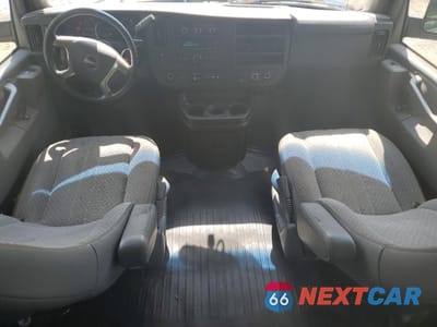 Zdjęcie 8 z 12 samochodu: 2019 GMC SAVANA G2500 VIN:1GTW7AFG9K1331589 - miniatura