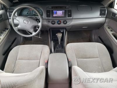 Zdjęcie 8 z 14 samochodu: 2004 TOYOTA CAMRY LE VIN:4T1BE32KX4U292972 - miniatura