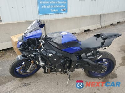Trzecie zdjęcie samochodu z tyłu: 2025 YAMAHA YZF1000 VIN:JYARNA7E8SA000546 - miniatura