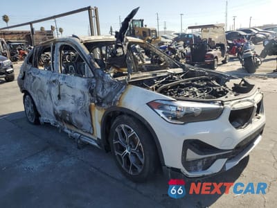 Czwarte zdjęcie samochodu z boku: 2020 BMW X1 XDRIVE28I VIN:WBXJG9C00L5P92726 - miniatura