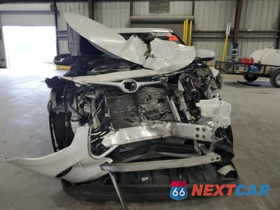 Piąte zdjęcie samochodu w środku: 2021 TOYOTA HIGHLANDER L L VIN:5TDBZRBH6MS541773 - miniatura
