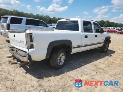 Trzecie zdjęcie samochodu z tyłu: 2002 CHEVROLET SILVERADO C2500 HEAVY DUTY VIN:1GCHC23U12F181243 - miniatura