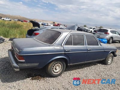 Trzecie zdjęcie samochodu z tyłu: 1982 MERCEDES-BENZ 300 DT VIN:WDBAB33A2CB000769 - miniatura