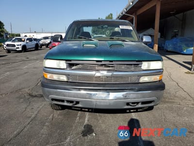 Piąte zdjęcie samochodu w środku: 1999 CHEVROLET SILVERADO K1500 VIN:1GCEK19V5XZ184667 - miniatura