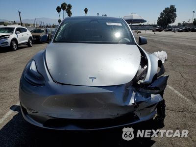 Piąte zdjęcie samochodu w środku: 2024 TESLA MODEL Y VIN:7SAYGAEE4RF125173 - miniatura