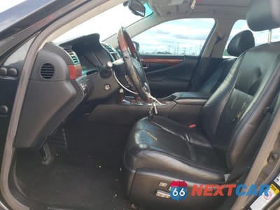 Zdjęcie 7 z 14 samochodu: 2010 LEXUS LS 460 VIN:JTHCL5EF4A5006028 - miniatura