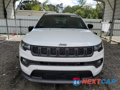 Piąte zdjęcie samochodu w środku: 2025 JEEP COMPASS LATITUDE VIN:3C4NJDBN2ST553547 - miniatura
