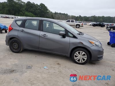 Czwarte zdjęcie samochodu z boku: 2018 NISSAN VERSA NOTE S VIN:3N1CE2CP7JL367178 - miniatura