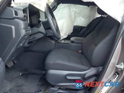 Zdjęcie 7 z 12 samochodu: 2025 TOYOTA LAND CRUISER BASE VIN:JTEABFAJ9SK020503 - miniatura