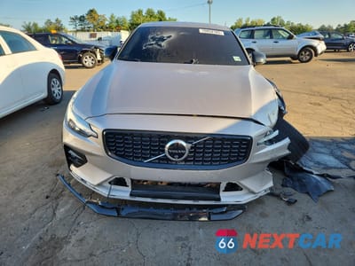 Piąte zdjęcie samochodu w środku: 2024 VOLVO S60 PLUS VIN:7JRL12FL4RG309080 - miniatura