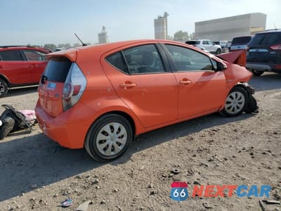 Trzecie zdjęcie samochodu z tyłu: 2012 TOYOTA PRIUS C VIN:JTDKDTB31C1012033 - miniatura