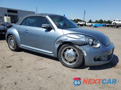 Czwarte zdjęcie samochodu z boku: 2016 VOLKSWAGEN BEETLE S/SE VIN:3VW517AT6GM811780 - miniatura
