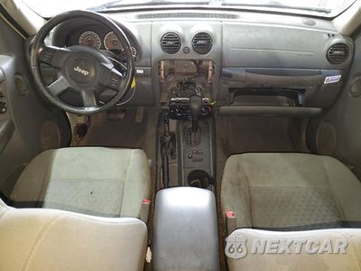 Zdjęcie 8 z 14 samochodu: 2006 JEEP LIBERTY SPORT VIN:1J4GL48K26W119736 - miniatura