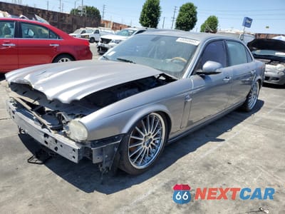 2008 JAGUAR XJ8 L SAJWA79B08SH25316 - główne zdjęcie licytacji z USA - miniatura