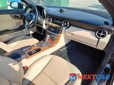 Zdjęcie 8 z 13 samochodu: 2014 MERCEDES-BENZ SLK 250 VIN:WDDPK4HA8EF080820 - miniatura