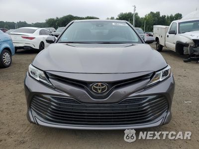 Piąte zdjęcie samochodu w środku: 2018 TOYOTA CAMRY L VIN:4T1B11HKXJU149782 - miniatura