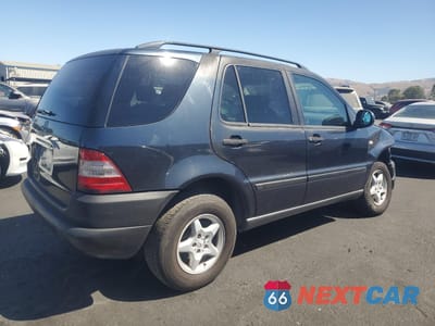 Trzecie zdjęcie samochodu z tyłu: 1999 MERCEDES-BENZ ML 320 VIN:4JGAB54E2XA142397 - miniatura