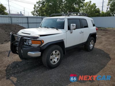 2010 TOYOTA FJ CRUISER JTEBU4BF0AK089592 - główne zdjęcie licytacji z USA - miniatura