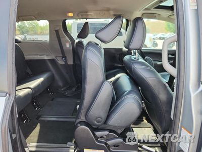 Zdjęcie 11 z 14 samochodu: 2019 TOYOTA SIENNA SE VIN:5TDEZ3DCXKS216732 - miniatura
