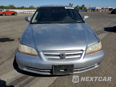 Piąte zdjęcie samochodu w środku: 2002 HONDA ACCORD LX VIN:1HGCG66782A003677 - miniatura