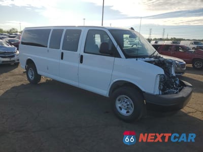 Czwarte zdjęcie samochodu z boku: 2024 CHEVROLET EXPRESS G3500 LS VIN:1GAZGNF71R1264722 - miniatura