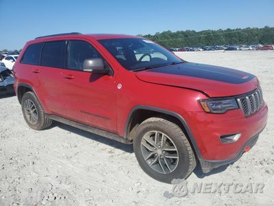 Czwarte zdjęcie samochodu z boku: 2017 JEEP GRAND CHEROKEE TRAILHAWK VIN:1C4RJFLT2HC653842 - miniatura