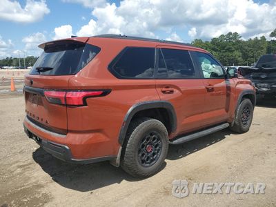Trzecie zdjęcie samochodu z tyłu: 2024 TOYOTA SEQUOIA SR5 VIN:7SVAAABA8RX040625 - miniatura
