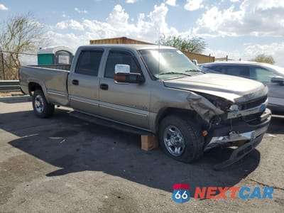 Czwarte zdjęcie samochodu z boku: 2002 CHEVROLET SILVERADO K2500 HEAVY DUTY VIN:1GCHK23102F172400 - miniatura