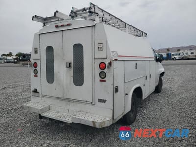 Trzecie zdjęcie samochodu z tyłu: 2005 CHEVROLET EXPRESS G3500 VIN:1GBHG31UX51157915 - miniatura