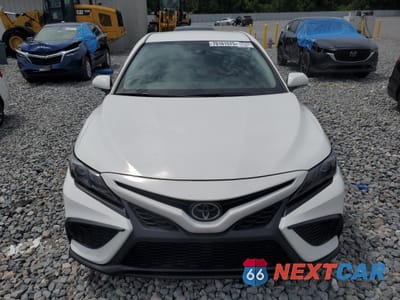 Piąte zdjęcie samochodu w środku: 2024 TOYOTA CAMRY SE NIGHT SHADE VIN:4T1G11AK2RU232859 - miniatura