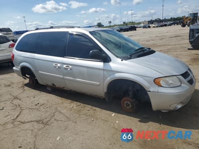 Czwarte zdjęcie samochodu z boku: 2005 DODGE GRAND CARAVAN SXT VIN:2D4GP44L35R230010 - miniatura