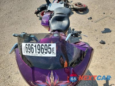 Piąte zdjęcie samochodu w środku: 2018 HARLEY-DAVIDSON FLTRX ROAD GLIDE VIN:1HD1KHC11JB678827 - miniatura