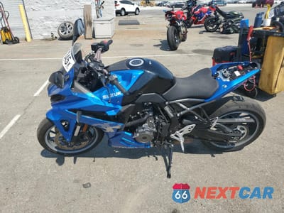 Trzecie zdjęcie samochodu z tyłu: 2024 SUZUKI GSX800 F VIN:JS1EM13B5R7103927 - miniatura