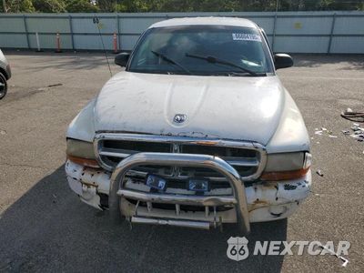 Piąte zdjęcie samochodu w środku: 2004 DODGE DAKOTA QUAD SPORT VIN:1D7HL38K04S758003 - miniatura