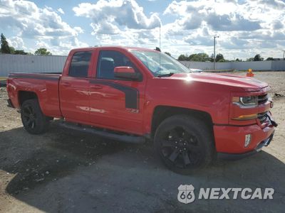 Czwarte zdjęcie samochodu z boku: 2017 CHEVROLET SILVERADO K1500 LT VIN:1GCVKREC6HZ120609 - miniatura