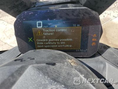 Zdjęcie 7 z 8 samochodu: 2019 BMW C 400 X VIN:WB40C1908KS876418 - miniatura