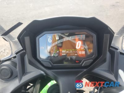 Zdjęcie 7 z 10 samochodu: 2024 KAWASAKI EX650 P VIN:ML5EXEP19RDAC7662 - miniatura