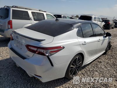Trzecie zdjęcie samochodu z tyłu: 2019 TOYOTA CAMRY XSE VIN:4T1B61HK6KU233312 - miniatura