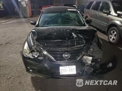 Piąte zdjęcie samochodu w środku: 2016 NISSAN ALTIMA 2.5 VIN:1N4AL3AP4GN326847 - miniatura
