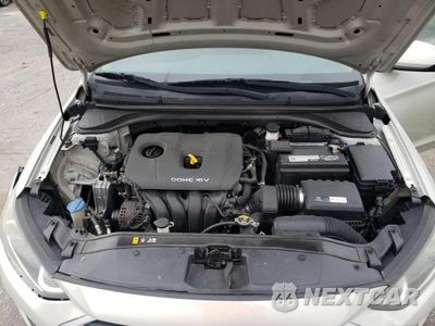 Zdjęcie 11 z 12 samochodu: 2017 HYUNDAI ELANTRA SE VIN:5NPD74LF5HH135817 - miniatura