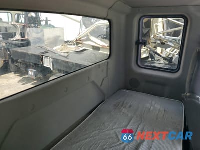 Zdjęcie 6 z 10 samochodu: 2018 INTERNATIONAL 4400 TRUCK CAB AND CHASSIS VIN:1HTMK5TL1JH494081 - miniatura