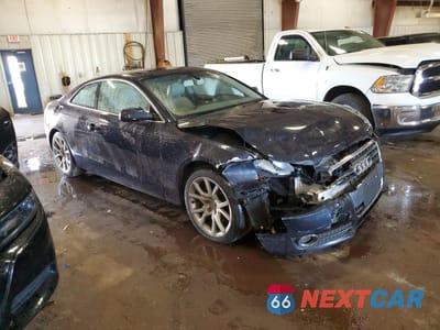 Czwarte zdjęcie samochodu z boku: 2012 AUDI A5 PREMIUM VIN:WAUCFAFR3CA003784 - miniatura