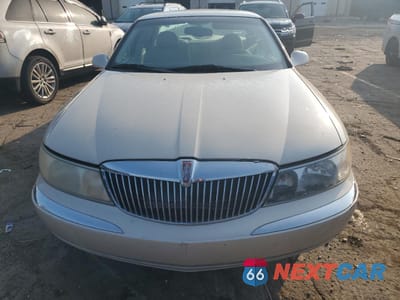 Piąte zdjęcie samochodu w środku: 2002 LINCOLN CONTINENTAL VIN:1LNHM97V42Y619021 - miniatura