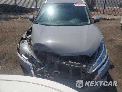 Piąte zdjęcie samochodu w środku: 2023 NISSAN KICKS SV VIN:3N1CP5CV0PL493174 - miniatura
