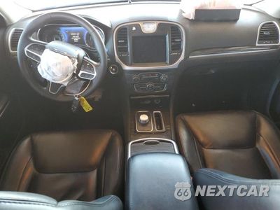 Zdjęcie 8 z 12 samochodu: 2021 CHRYSLER 300 TOURING VIN:2C3CCAAG2MH509177 - miniatura