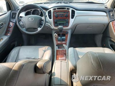 Zdjęcie 8 z 13 samochodu: 2005 TOYOTA HIGHLANDER LIMITED VIN:JTEEP21A350109544 - miniatura