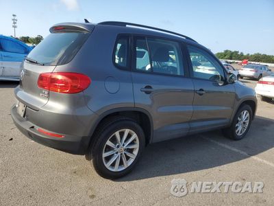 Trzecie zdjęcie samochodu z tyłu: 2017 VOLKSWAGEN TIGUAN S VIN:WVGBV7AXXHK043433 - miniatura