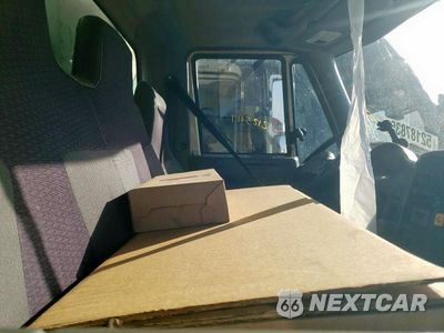 Piąte zdjęcie samochodu w środku: 2019 INTERNATIONAL 4000 4300 - TRUCKS REFRIGERATED BOX TRUCK VIN:3HAMMMML5KL010476 - miniatura