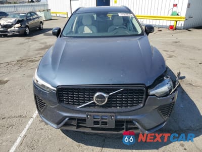Piąte zdjęcie samochodu w środku: 2024 VOLVO XC60 PLUS VIN:YV4H60DL2R1924059 - miniatura